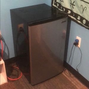 Good size stainless steel fridge. (Good condition)